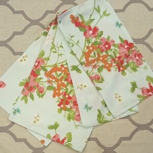 Vera Neumann Floral Print Placemats And Napkin Set